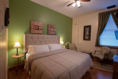 Babymoon break in Illinois